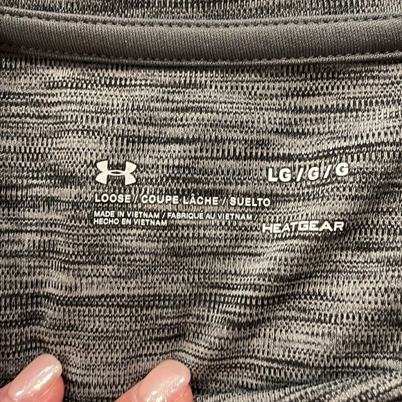 Under Armour Tee - Picture 3 of 3